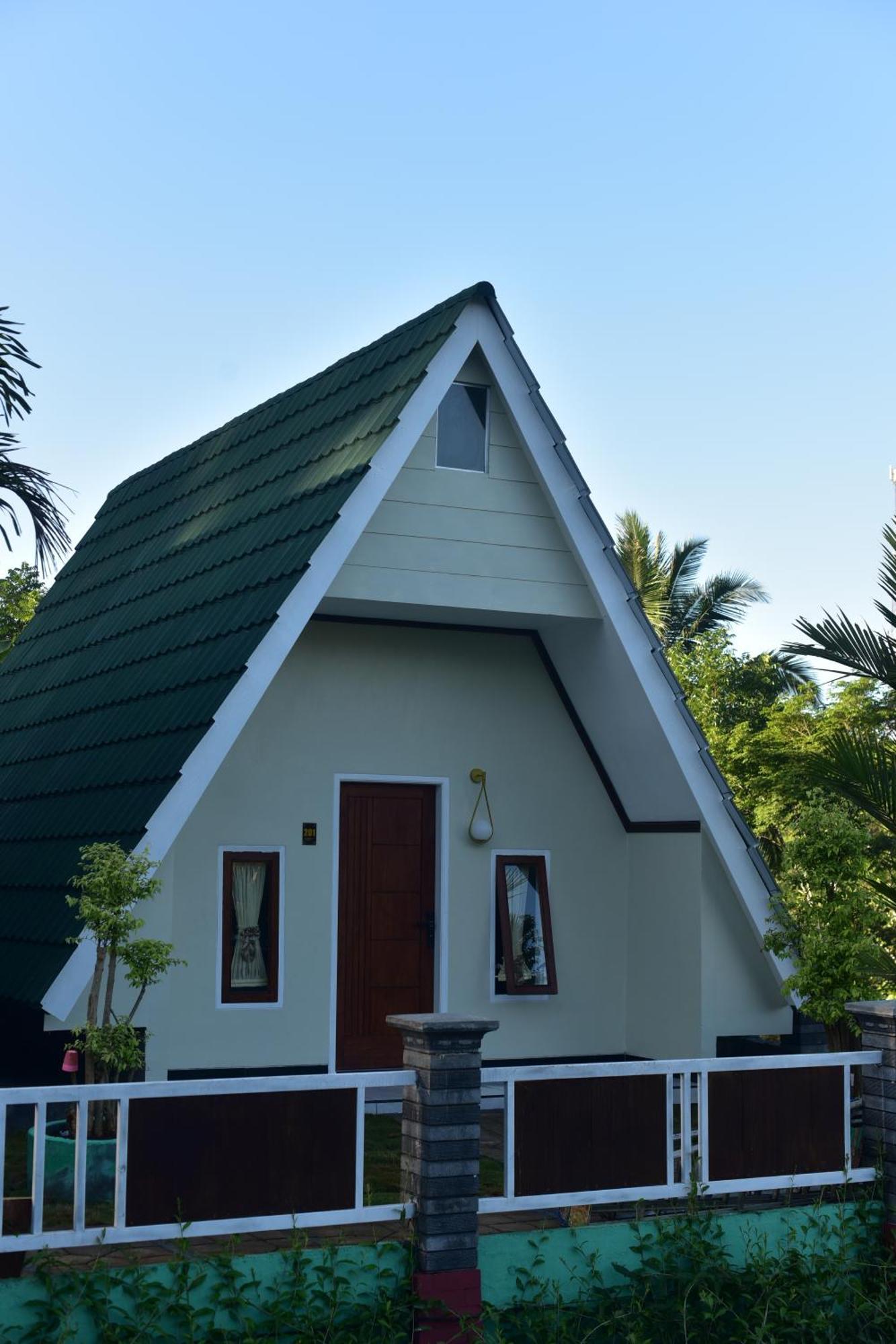 Sidomukti Kaliningrat Cottage 1 מראה חיצוני תמונה