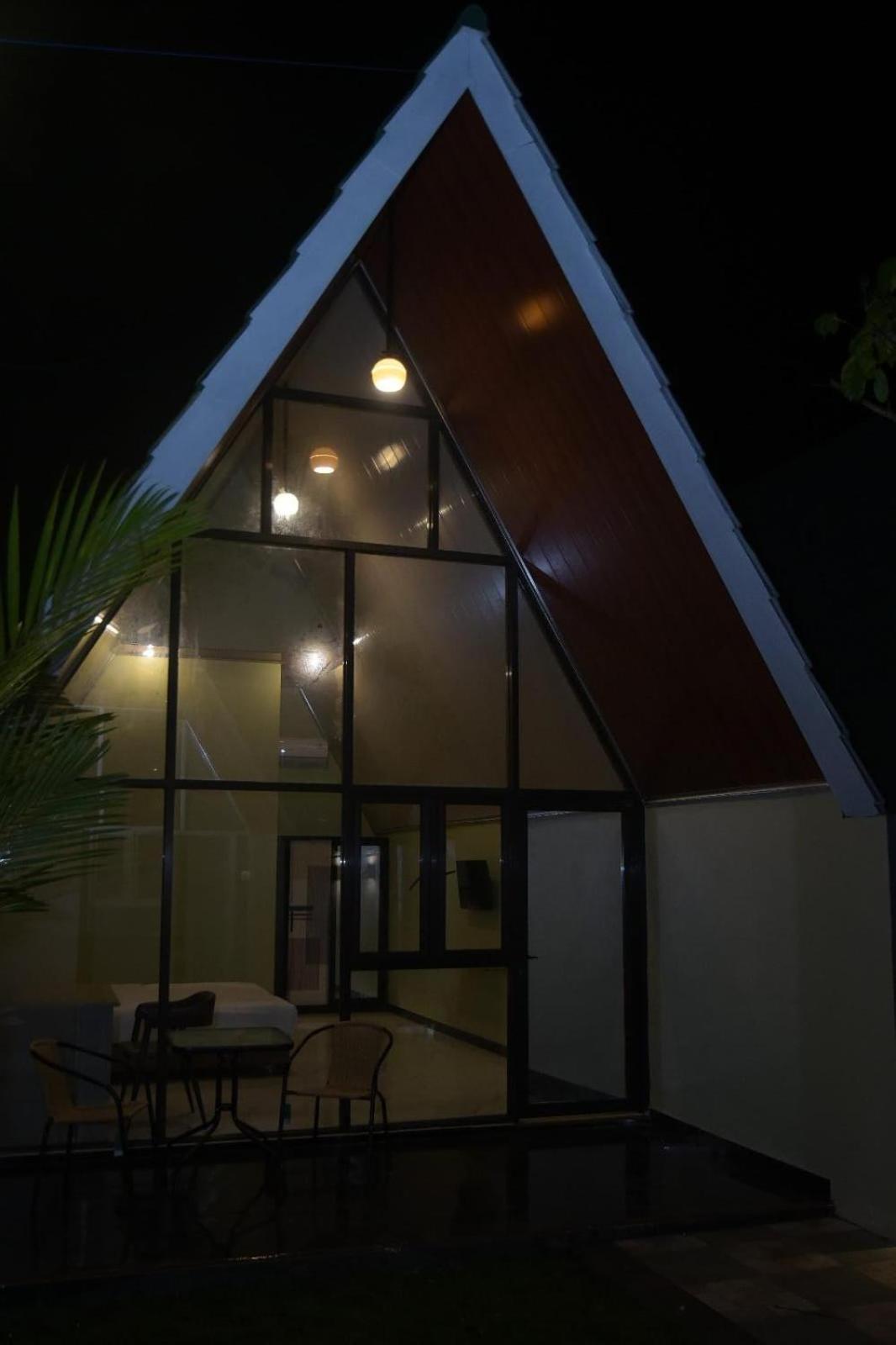 Sidomukti Kaliningrat Cottage 1 מראה חיצוני תמונה